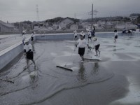 小プールの清掃