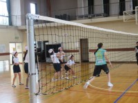 選手と子どもで対戦