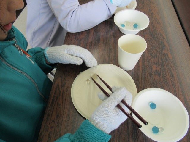 箸が思うように使えません