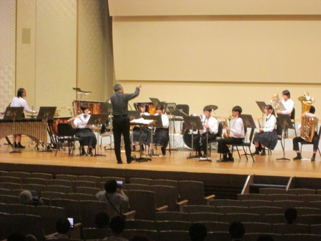 写真は市民音楽会での演奏の様子
