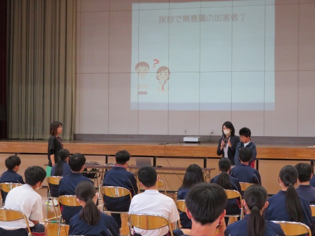 すれ違うときのあいさつの仕方